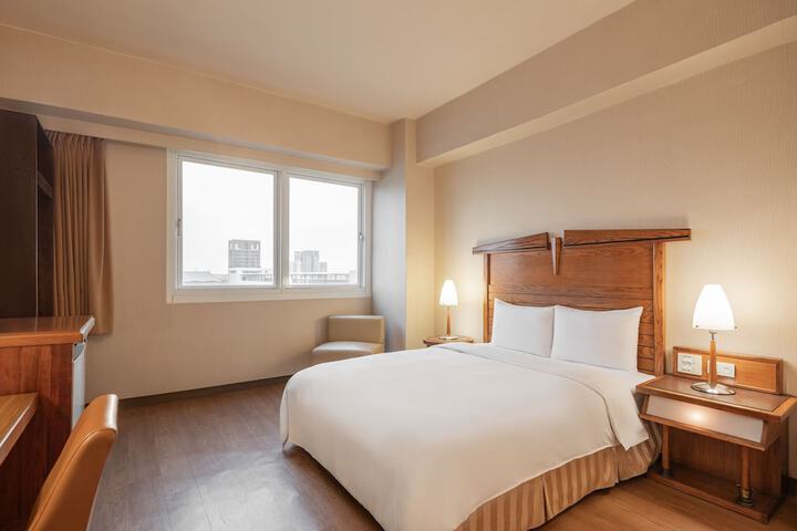 Room 6 of 36