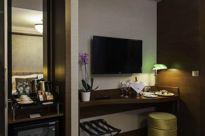 Room amenity