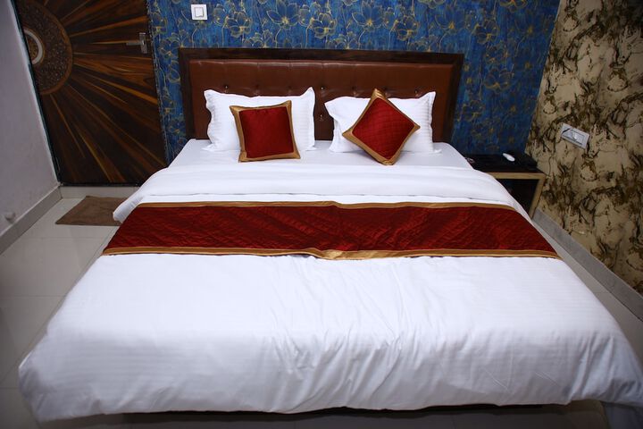 Room 7 of 24