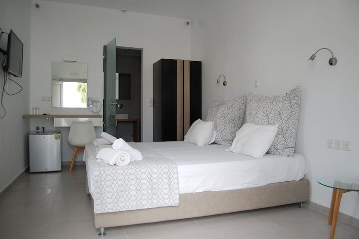 Room 5 of 84