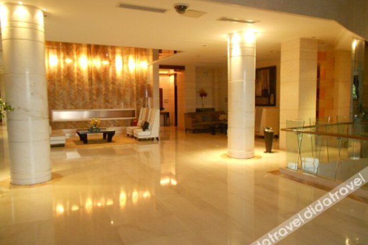 Paradise Valley Hotel