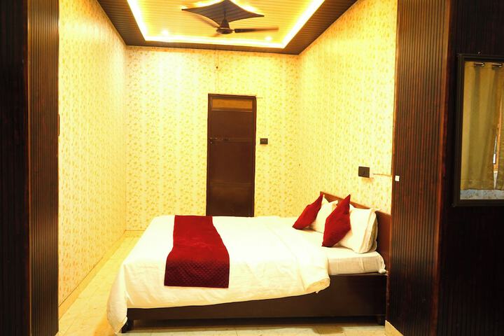 Room 15 of 36