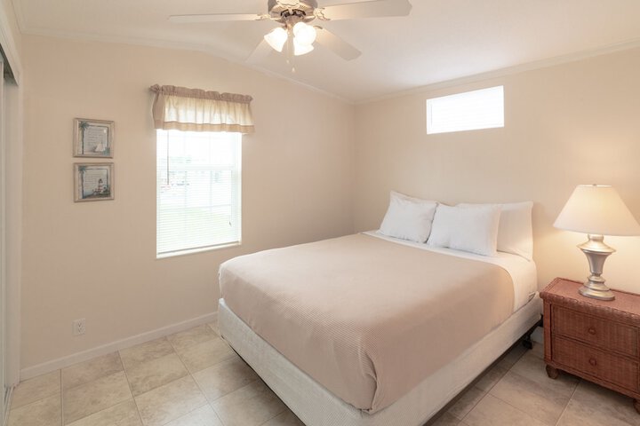 Room 4 of 27