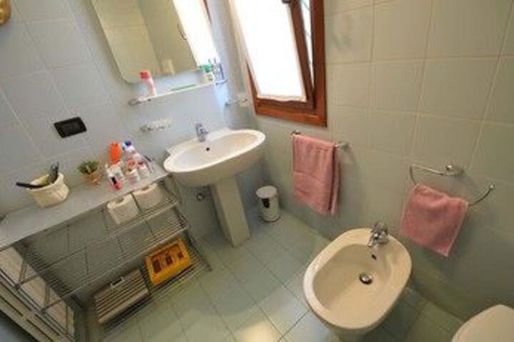Room 5 of 29
