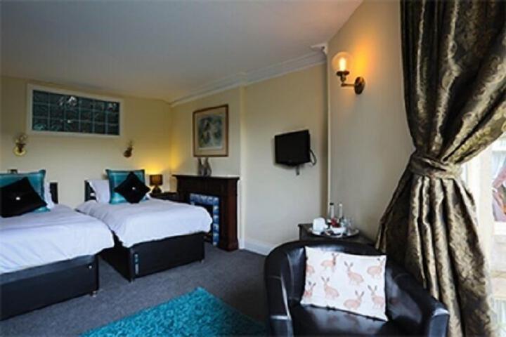 Room 42 of 44