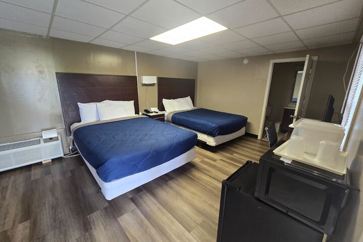 Room 17 of 34