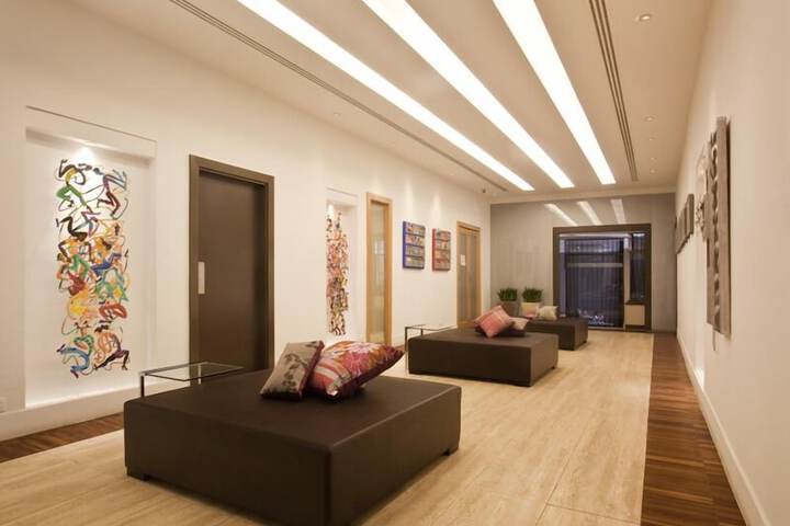 Entrance & Lobby