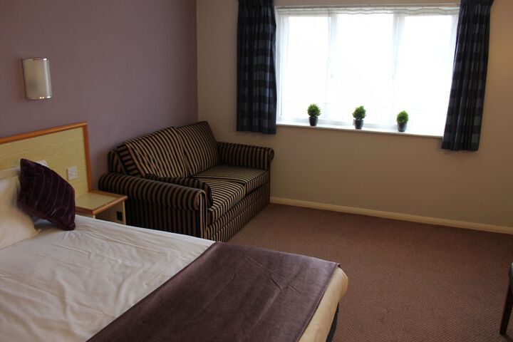 Room 3 of 33