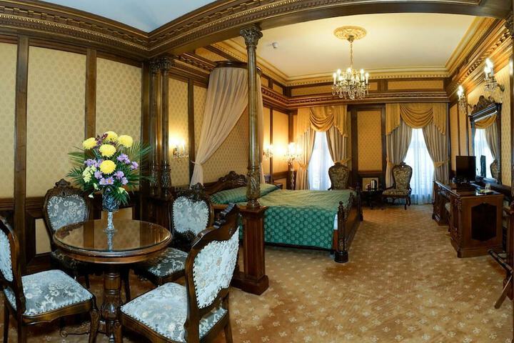 Room 3 of 39