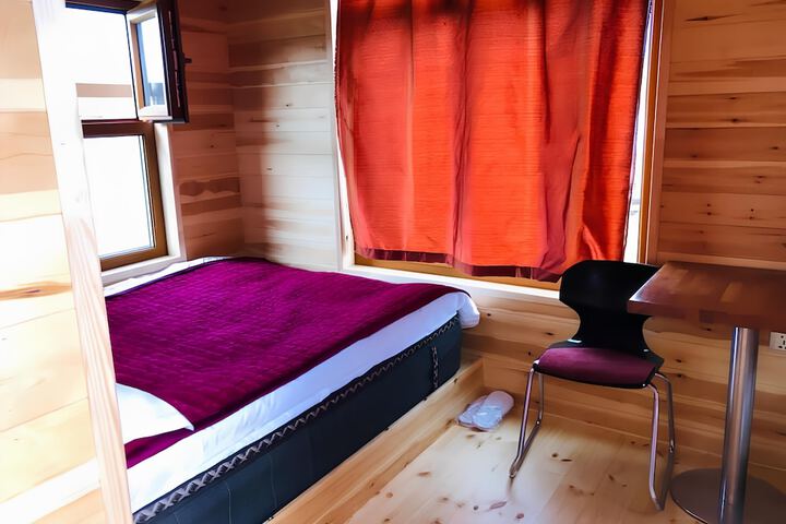 Room 10 of 53