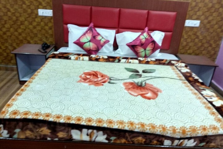 Room 12 of 15