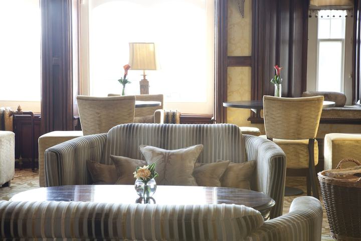Lounge 117 of 141