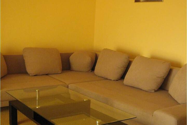 Room 10 of 36