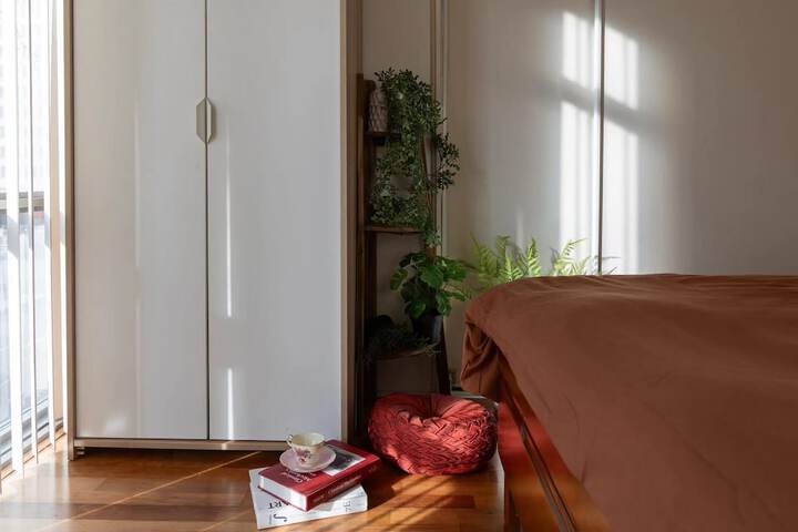 Room 5 of 69