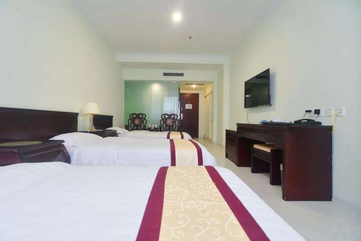 Room 12 of 36