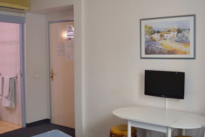Room 19 of 47