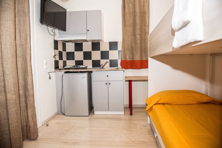 Room 5 of 17