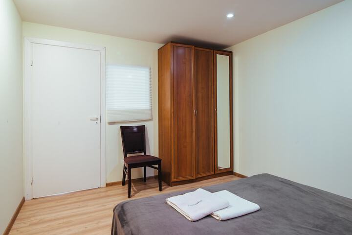 Room 6 of 40