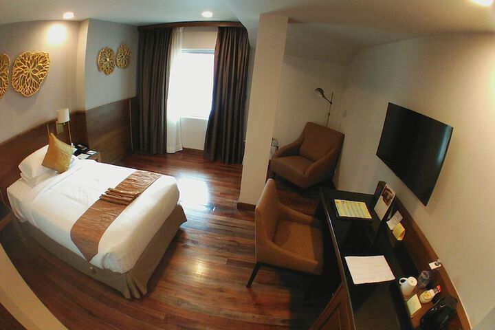 Room 26 of 43