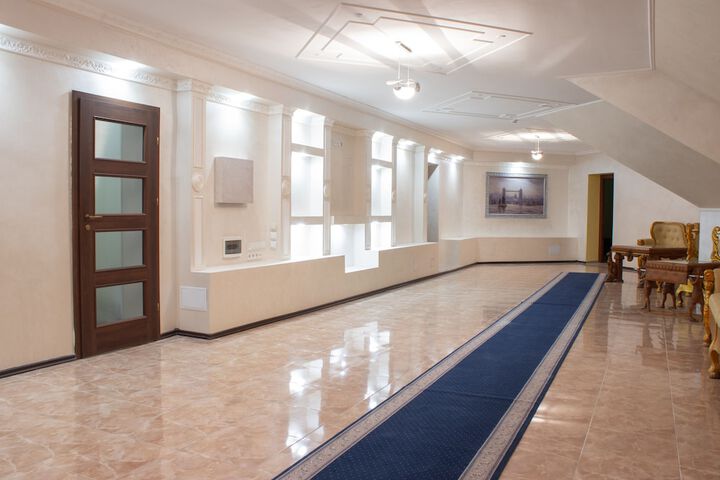 Ballroom/Hall 44 of 56