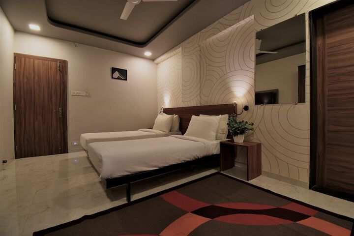 Room 11 of 31