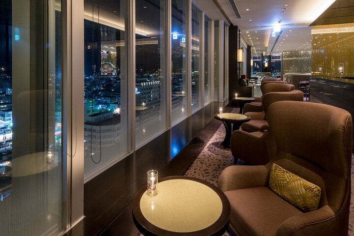 Lounge 100 of 130