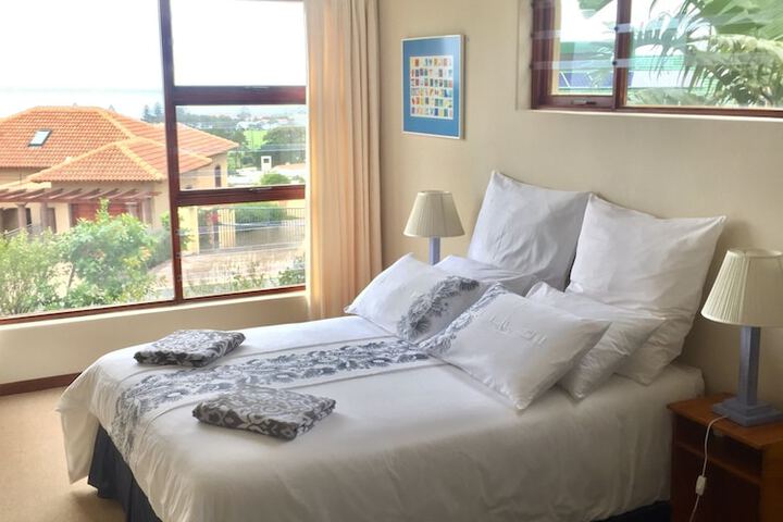 Room 4 of 28