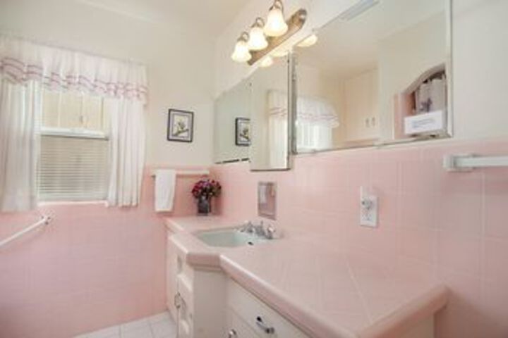 Room 5 of 27