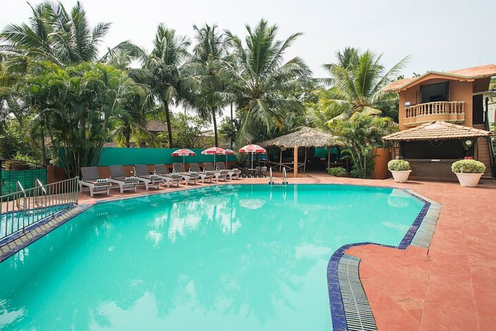 Hotel Pool