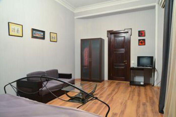 Room 16 of 20