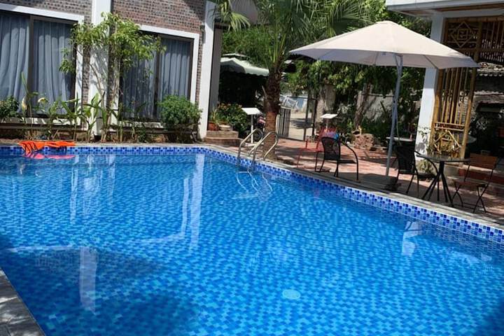 Pool 32 of 64