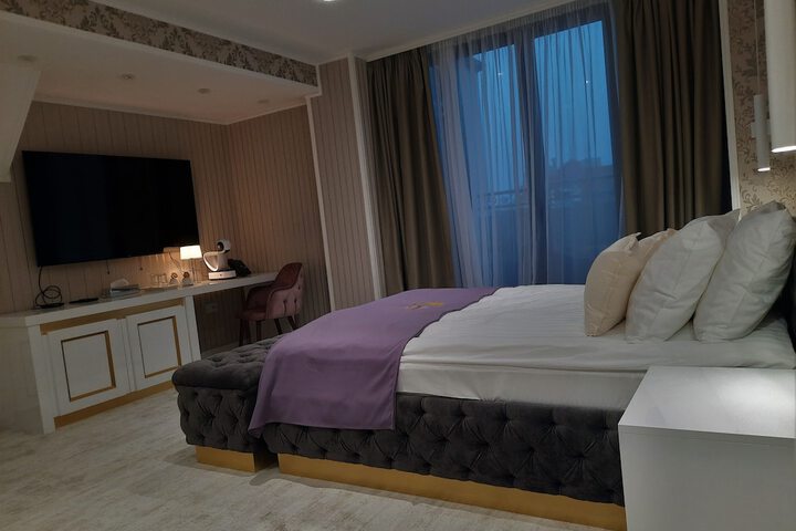 Room 16 of 101