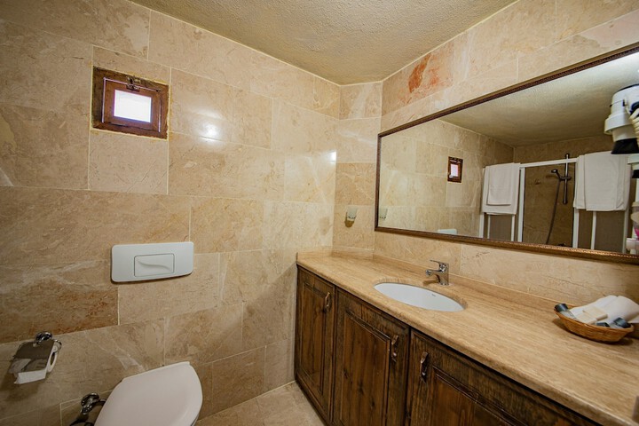 Room 34 of 46