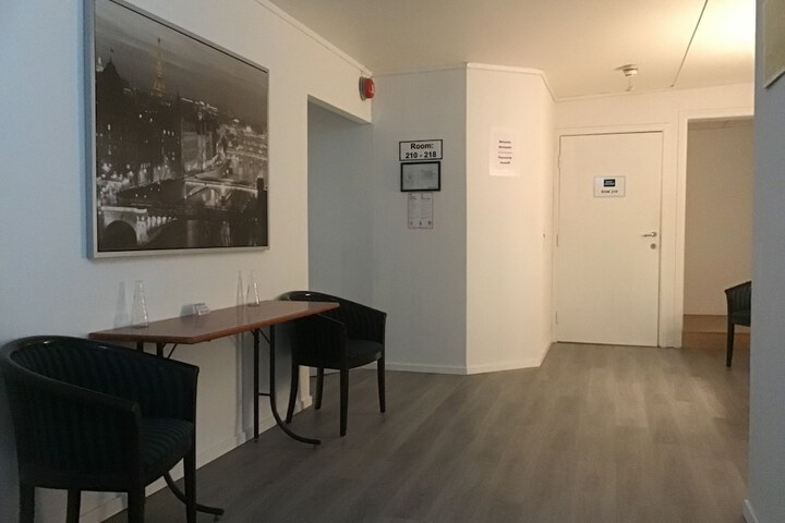 Ballroom/Hall 33 of 39