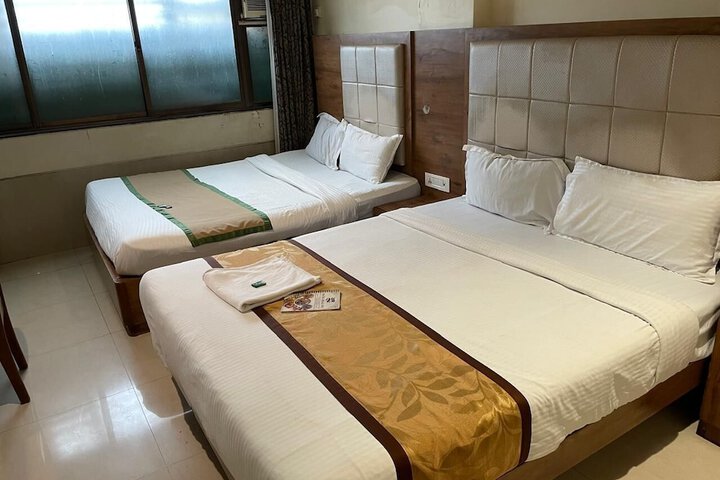 Room 8 of 11