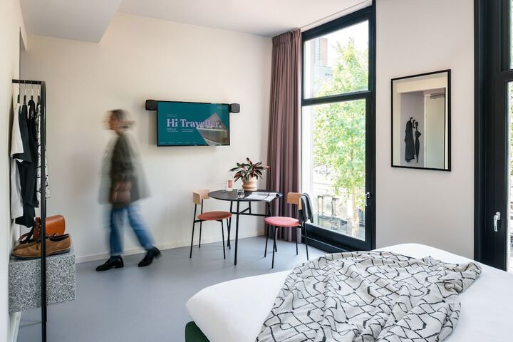 Room 6 of 36