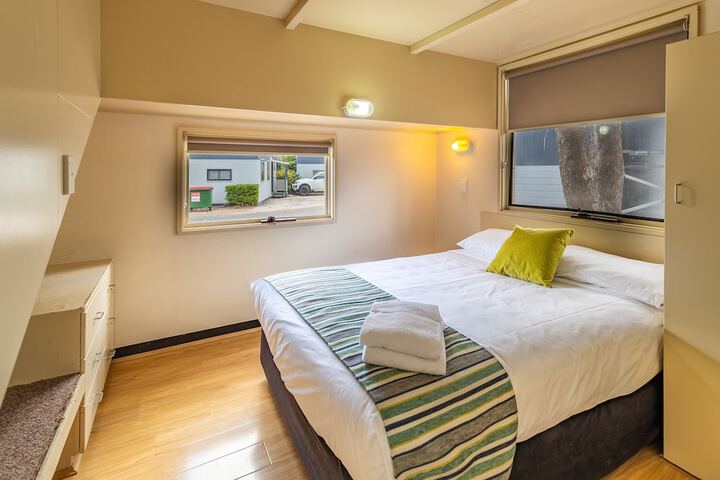 Room 21 of 213
