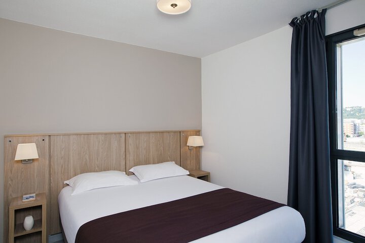 Room 9 of 47