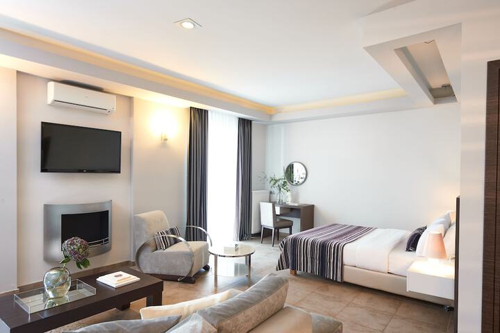 Room 33 of 70