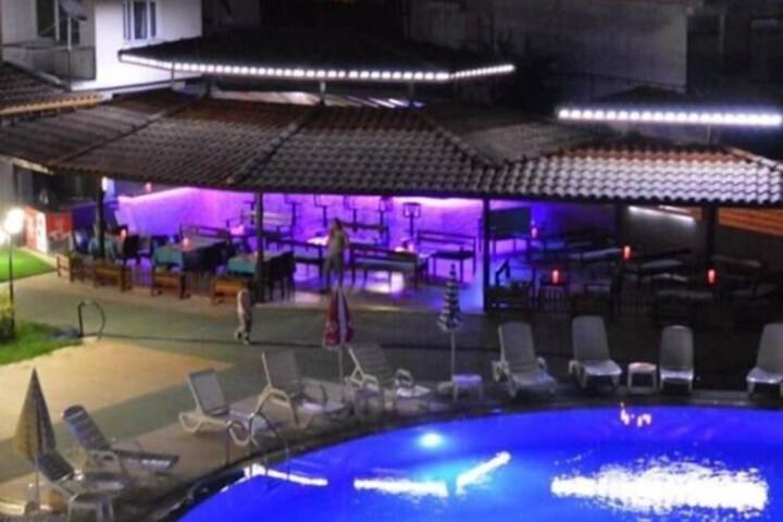 Pool Hotel