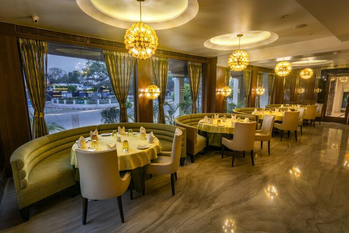 Dining Photos