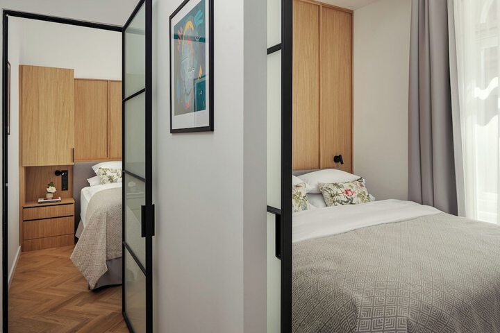 Room 11 of 52