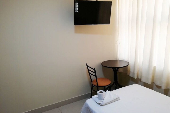 Room 4 of 60