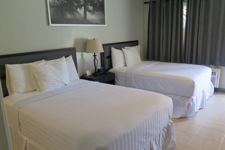 Room 10 of 25