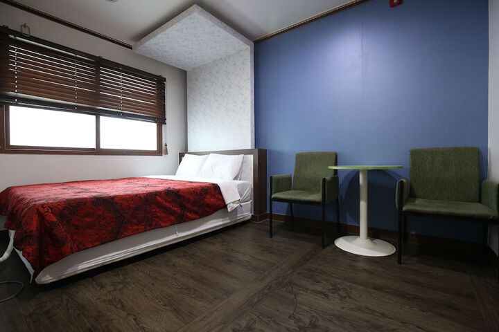 Room 8 of 53