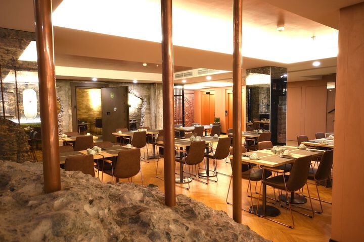 Dining 38 of 65