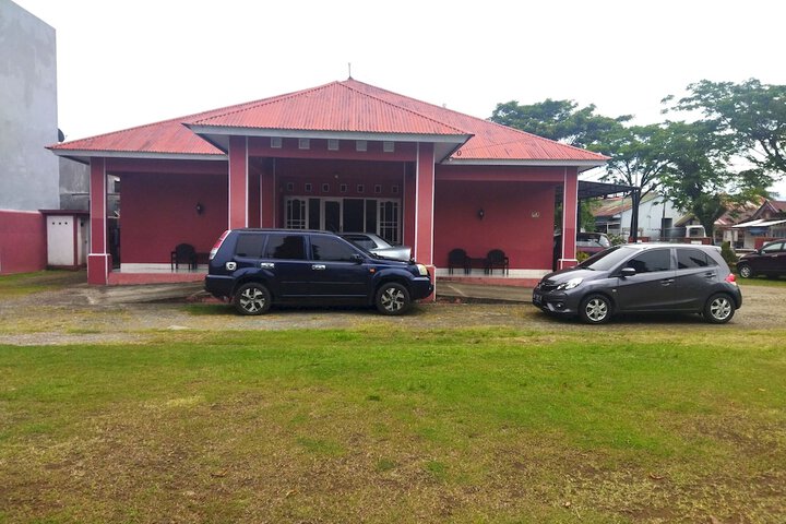 Hotel O Wisma Phinisi Syariah Near Mall of Pinrang Sejahtera