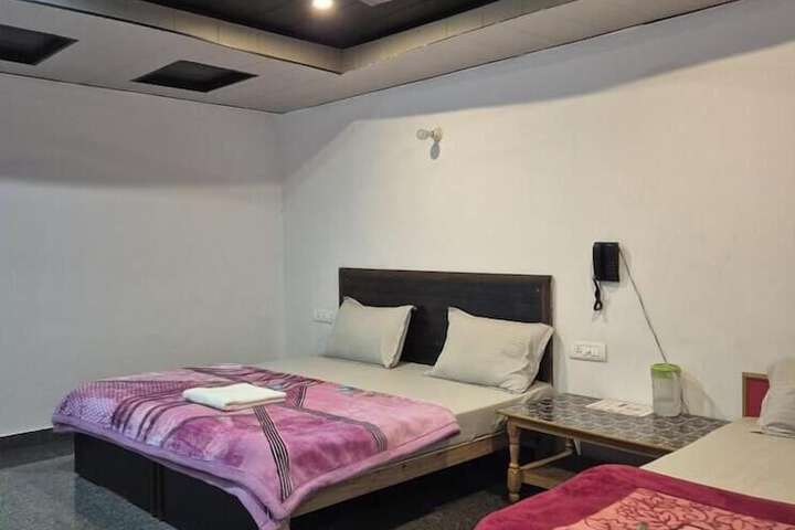 Room 10 of 29