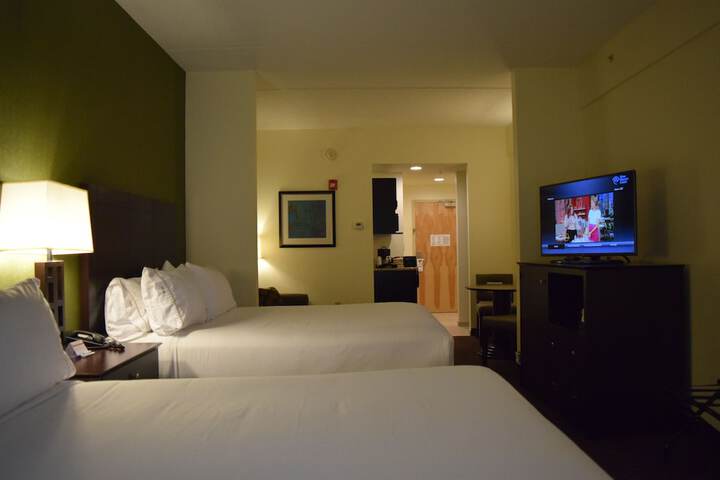 Room 3 of 65