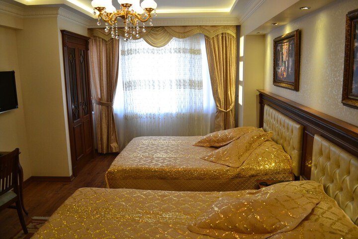 Room 10 of 63
